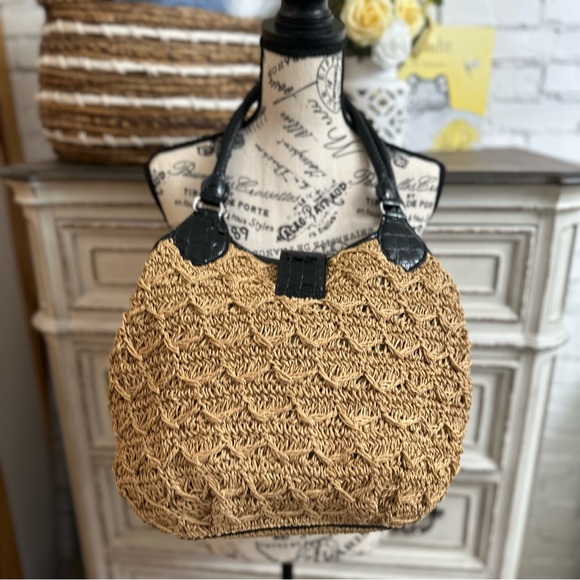 Brighton Shelly Shoulder Handbag Natural Material with Patterned Inside - Picture 5 of 11